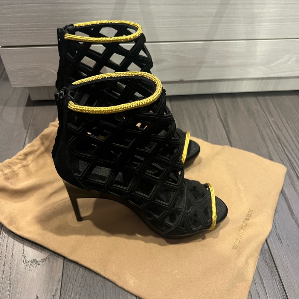 Authentic Burberry Prosum Edenside Ankle Boots. - Picture 5 of 6